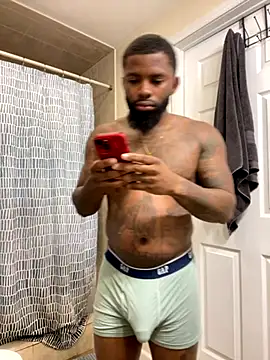 Snapshot of StandOnthatboy chatting on September 19, 11:33 am StandOnthatboy online show from September 19, 11:33 am