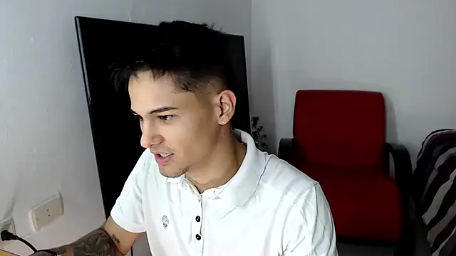 Alex mojica online show from December 19, 6:20 am