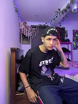 Snapshot of _realwav chatting on March 1, 7:54 am realwav online show from March 1, 7:54 am