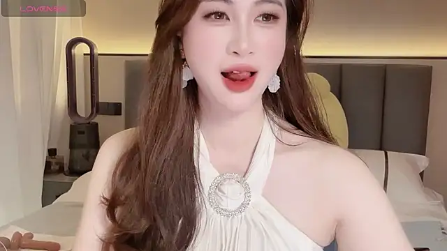 wuyueaini online show from April 27, 6:33 am