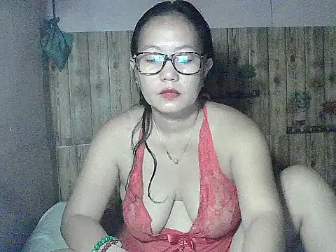 Snapshot of Pinay_BigTits69 chatting on December 3, 9:40 am Pinay BigTits69 online show from December 3, 9:40 am