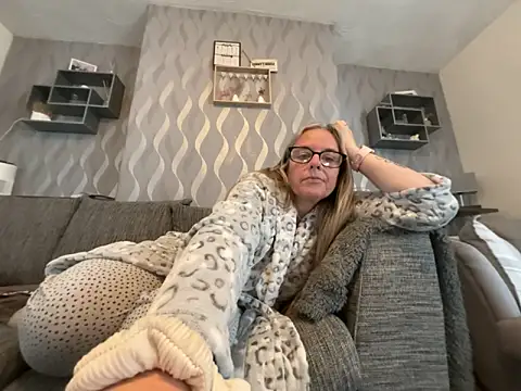 Anastasia-BlondeXX online show from April 14, 10:43 am