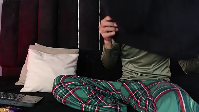 Dominic ghost online show from November 8, 8:40 pm