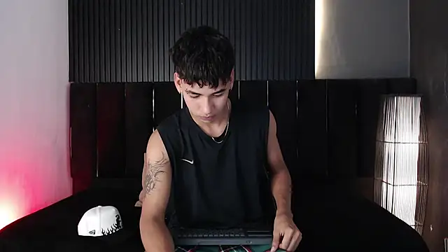 Dominic ghost online show from December 18, 12:06 am