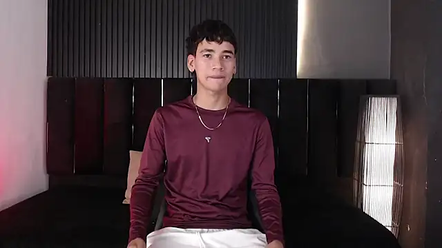 Snapshot of Dominic_ghost chatting on February 10, 1:10 am Dominic ghost online show from February 10, 1:10 am