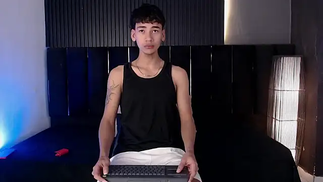 Snapshot of Dominic_ghost chatting on February 24, 1:03 am Dominic ghost online show from February 24, 1:03 am