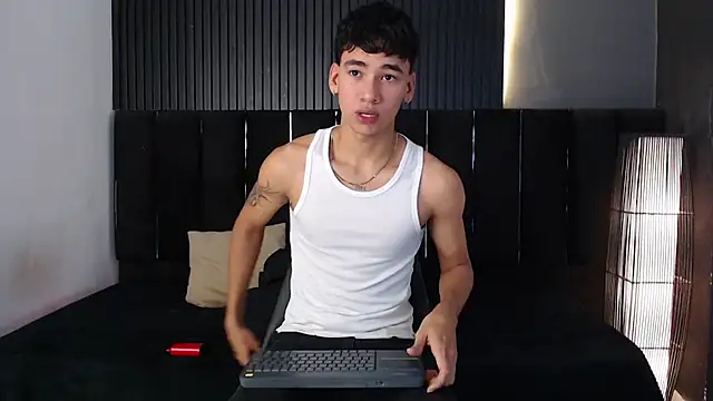 Snapshot of Dominic_ghost chatting on March 28, 2:55 am Dominic ghost online show from March 28, 2:55 am