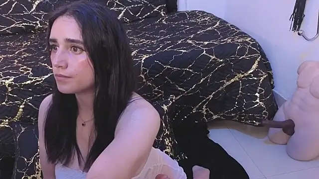 elowen halley1 online show from November 20, 7:35 pm