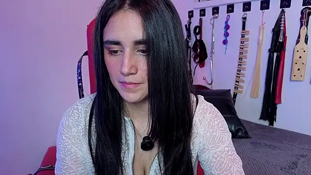 elowen halley1 online show from April 10, 7:29 pm