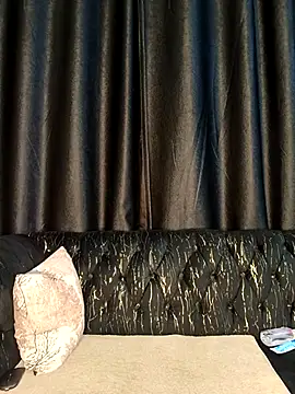 TinaFavourite online show from April 15, 1:01 am