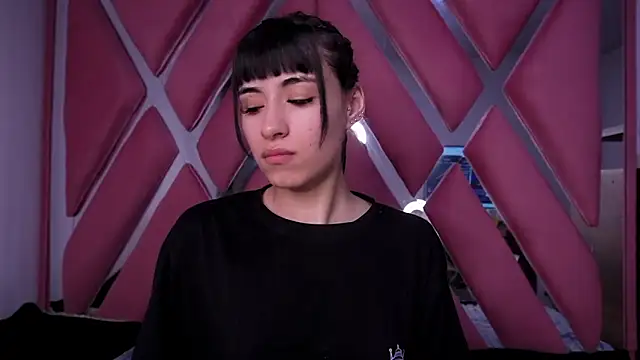 Alynn Bri  online show from April 10, 12:16 am