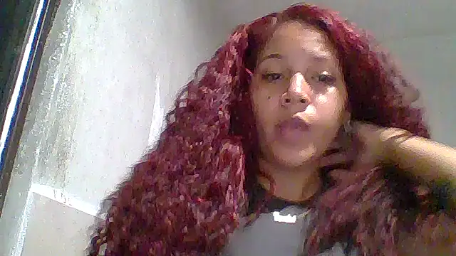 Snapshot of Daila_Lucia chatting on November 24, 12:21 am Daila Lucia online show from November 24, 12:21 am