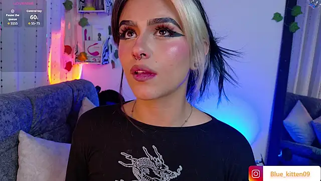 blue kitten online show from November 28, 4:04 am