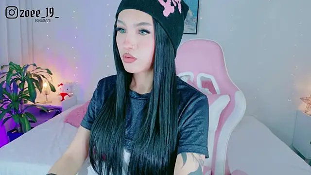 cuteezoe online show from March 17, 3:22 am