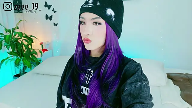 cuteezoe online show from June 24, 3:49 am