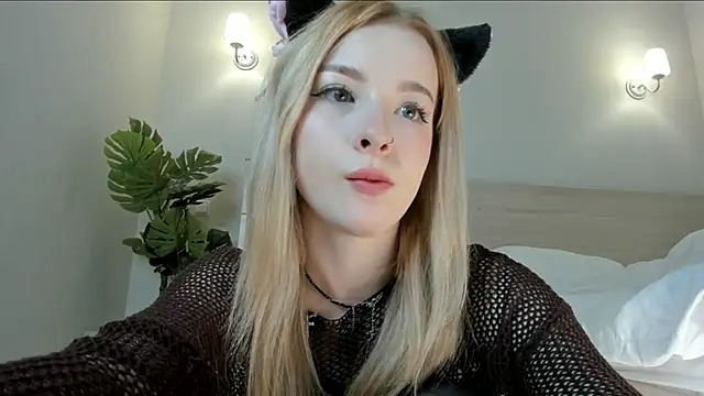 Nana Wilson online show from October 6, 4:10 am