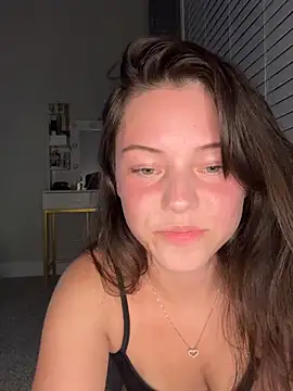 lilbbyily online show from April 28, 2:38 am