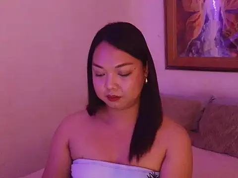 Snapshot of Trishme chatting on March 31, 4:18 pm Trishme online show from March 31, 4:18 pm