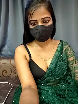 Snapshot of Misss-julli chatting on October 19, 6:47 am Misss-julli online show from October 19, 6:47 am