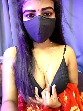 Snapshot of Misss-julli chatting on March 30, 12:44 am Misss-julli online show from March 30, 12:44 am