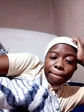Snapshot of sexyhotchic93 chatting on October 16, 8:15 am sexyhotchic93 online show from October 16, 8:15 am