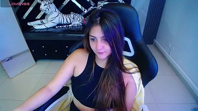 Snapshot of emily_cooper_t chatting on September 10, 3:06 am emily cooper t online show from September 10, 3:06 am