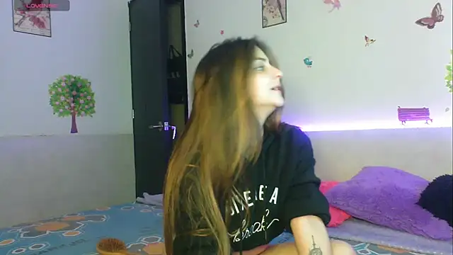 Snapshot of emily_cooper_t chatting on September 30, 3:00 am emily cooper t online show from September 30, 3:00 am