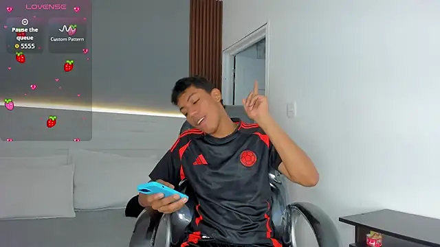 Brunette  boy online show from January 16, 3:32 am