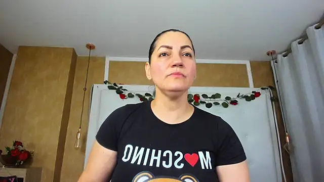Snapshot of Heidy_milf chatting on May 12, 7:44 pm Heidy milf online show from May 12, 7:44 pm