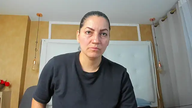 Heidy milf online show from June 23, 8:18 pm
