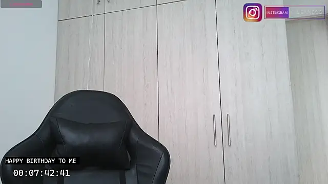 Snapshot of Yulienneg chatting on September 23, 9:18 pm Yulienneg online show from September 23, 9:18 pm