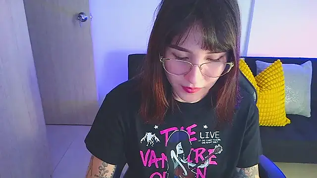 Yulienneg online show from February 1, 1:04 am