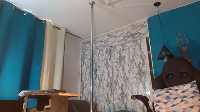 hanna mooreee online show from November 24, 6:29 pm