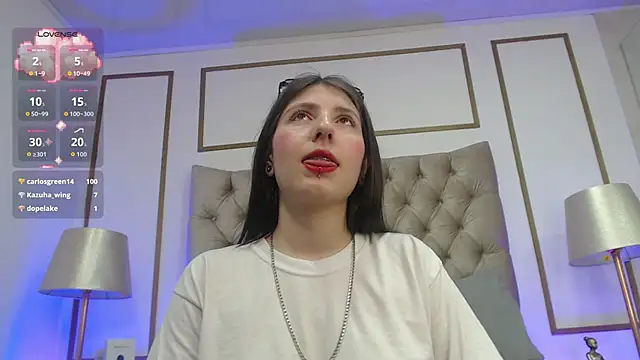 Snapshot of ScarlettRox chatting on February 19, 10:22 am ScarlettRox online show from February 19, 10:22 am