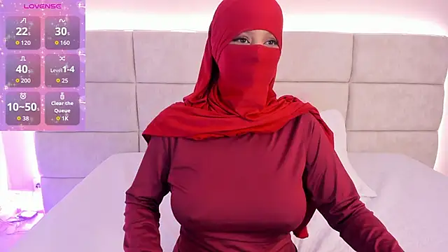  Nadiaa online show from November 27, 7:05 pm