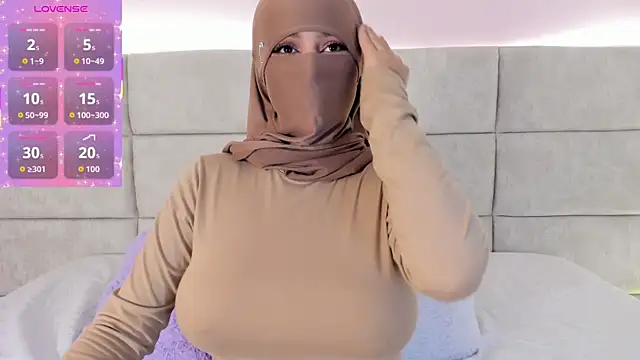  Nadiaa online show from March 27, 7:35 pm