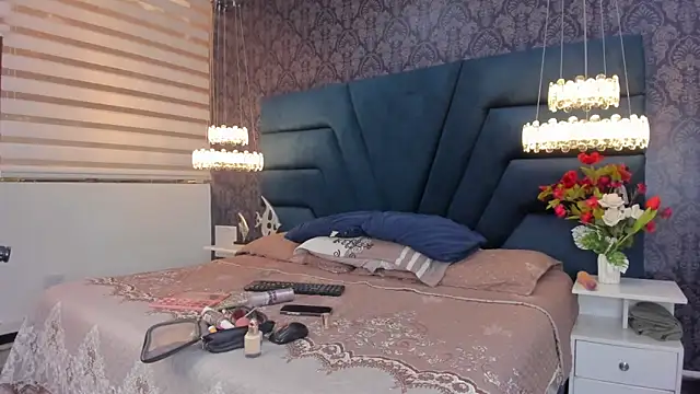 Snapshot of TaylerWhite chatting on February 27, 11:32 am TaylerWhite online show from February 27, 11:32 am