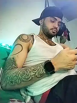 Snapshot of marko_blaze chatting on November 8, 7:19 am marko blaze online show from November 8, 7:19 am