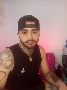 Snapshot of marko_blaze chatting on February 21, 7:04 pm marko blaze online show from February 21, 7:04 pm