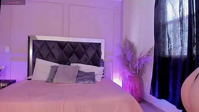 Snapshot of sweet_tamara_ chatting on October 25, 7:41 pm sweet tamara online show from October 25, 7:41 pm