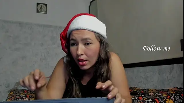 marly charm  online show from December 18, 1:11 am