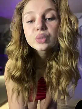 Emaline Fane online show from April 3, 8:29 pm