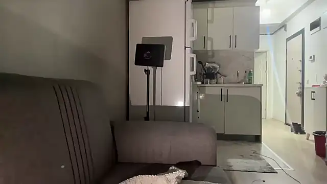 -piece offire- online show from February 1, 10:30 pm