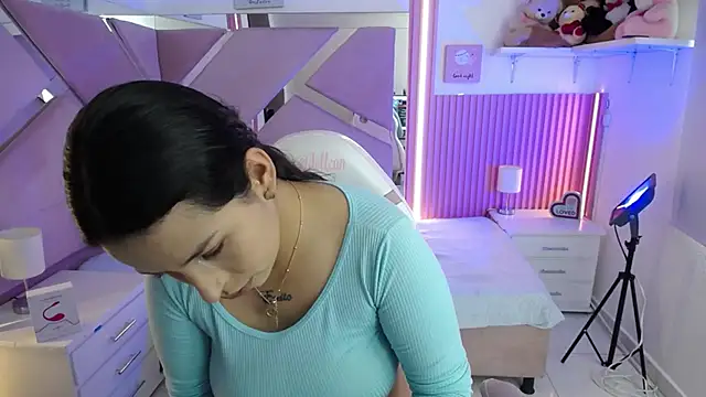 Mia garcia28 online show from November 22, 7:46 pm