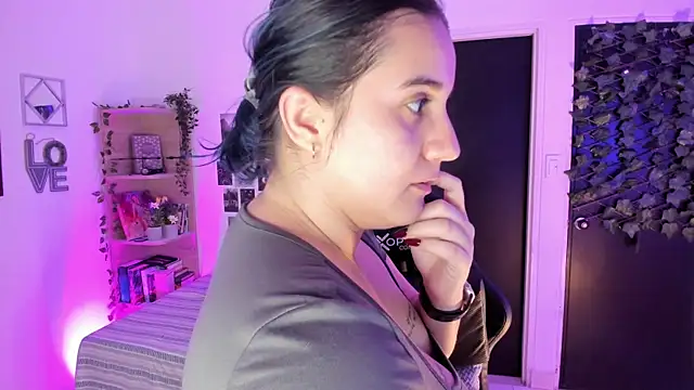 Lana Herondale online show from November 26, 9:10 am