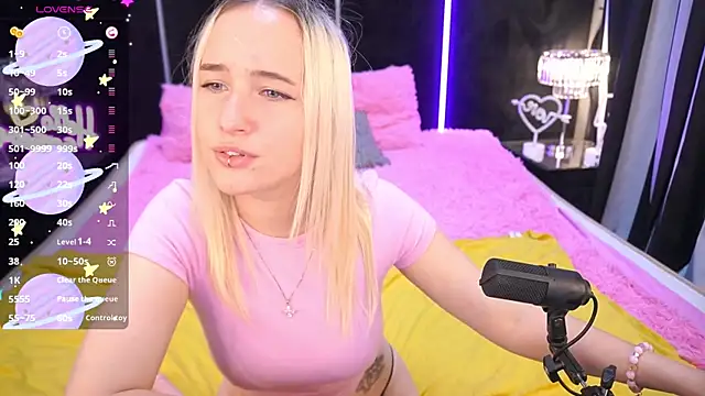 LilElfie online show from September 16, 1:12 pm