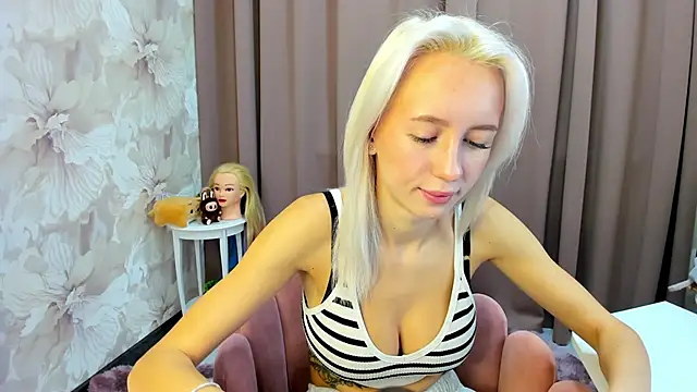 cute luucy online show from October 23, 2:33 am