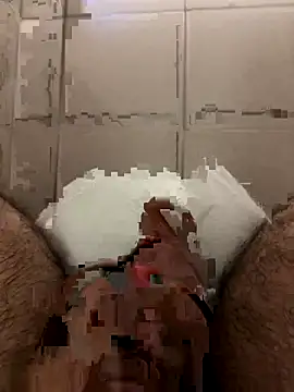 Snapshot of c2c3finm chatting on October 19, 9:43 am c2c3finm online show from October 19, 9:43 am