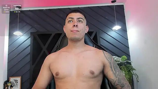 Snapshot of marco_garciia_ chatting on January 17, 11:30 pm marco garciia online show from January 17, 11:30 pm