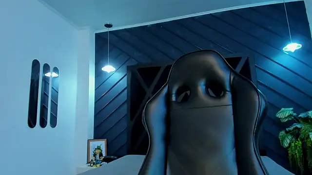 Snapshot of marco_garciia_ chatting on February 9, 11:20 pm marco garciia online show from February 9, 11:20 pm